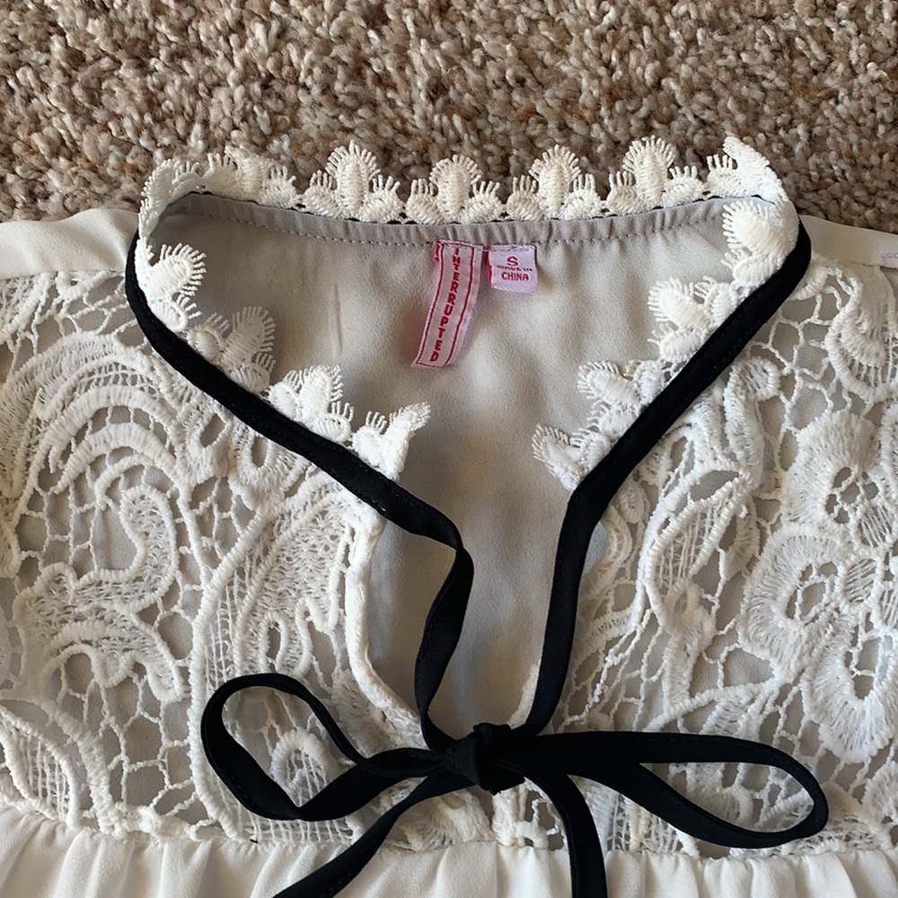 Interrupted Ruffle Blouse Size Small - Picture 2 of 4